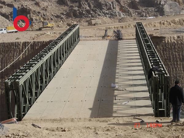 青海省班多鎮(zhèn)黃河上游開(kāi)發(fā)公司200型貝雷鋼橋